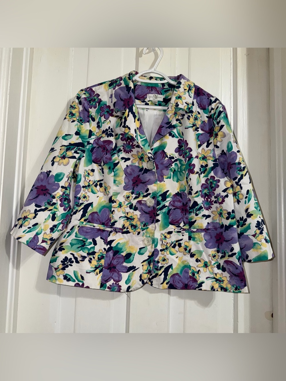Women’s size large Floral Blazer Jacket in Purple & Teal